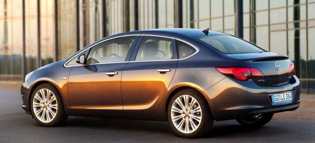 Opel ampla la gama del Astra con una nueva versin Sedn