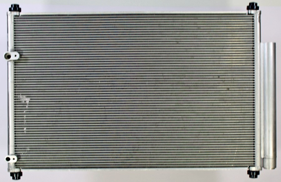 Foto de Condensador de Aire Acondicionado para Pontiac Vibe Toyota Corolla Toyota Matrix Scion xB Scion tC Marca APDI Nmero de Parte 7013686