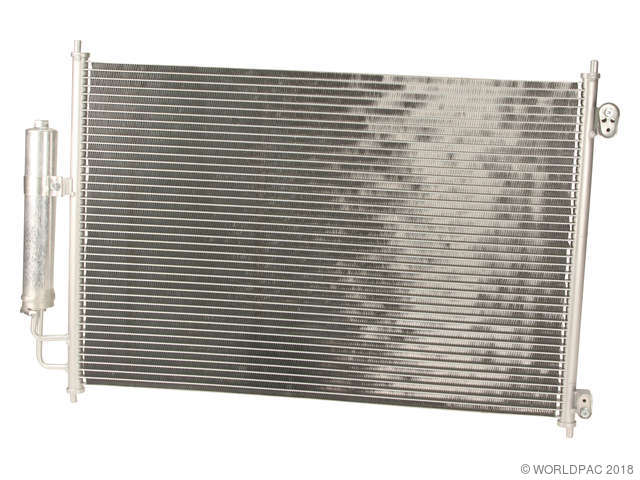 Foto de Condensador de Aire Acondicionado para Nissan Rogue 2008 2009 2010 2012 2013 2011 Marca Csf Radiator Nmero de Parte W0133-1917690