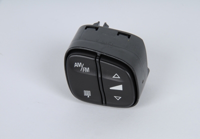 Foto de Switch de Control de Audio del Manubrio para Isuzu Ascender 2003 Chevrolet Trailblazer 2002 2003 GMC Envoy 2002 2003 Oldsmobile Bravada 2002 2003 Marca AC Delco Parte #D1903D