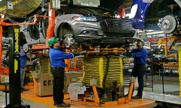 Gasolina barata en EU afecta la producci�n de Ford en M�xico