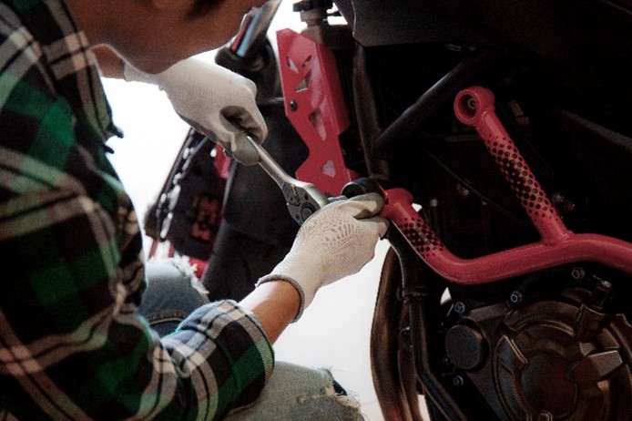 Como realizar mantenimiento al kit de arrastre de la moto