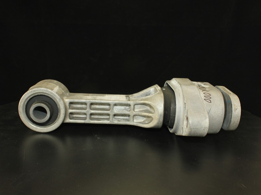Foto de Soporte Amortiguador de Torque del Motor para Hyundai Elantra Hyundai Accent Kia Rio Kia Soul Marca DEA PRODUCTS N�mero de Parte A71020