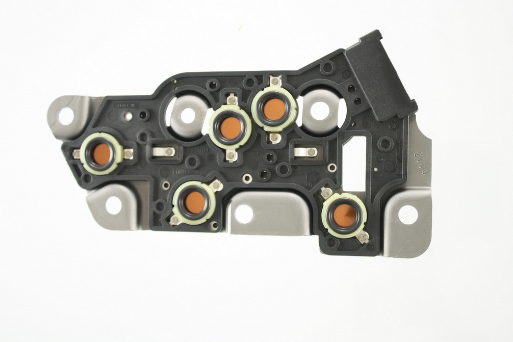 Foto de Colector del Switch de Presi�m de Transmisi�n Autom�tica para Chevrolet Blazer 1996 Chevrolet Silverado 1500 2002 Marca PIONEER INC. N�mero de Parte 772014