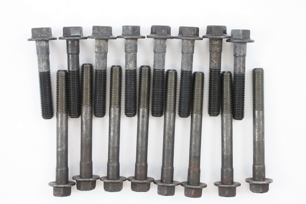 Foto de Tornillos de la culata para Ford Taurus 1988 Marca PIONEER INC. N�mero de Parte S-230