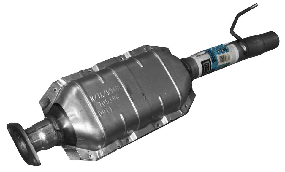 Foto de Convertidor Cataltico Ultra Direct Fit para Ford Escape 2001 2002 2003 2004 Mazda Tribute 2001 2002 2003 2004 Marca WALKER Nmero de Parte 53389